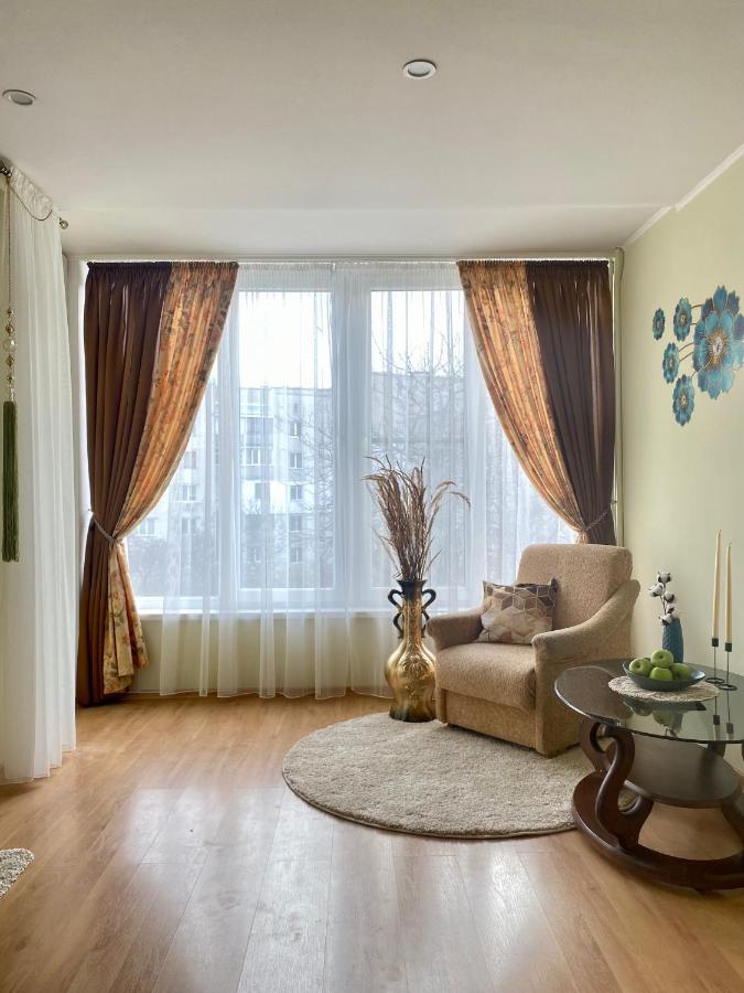 Центр. Острозького. Простора Та Комфортна. 2 Спальні テルノーピリ エクステリア 写真