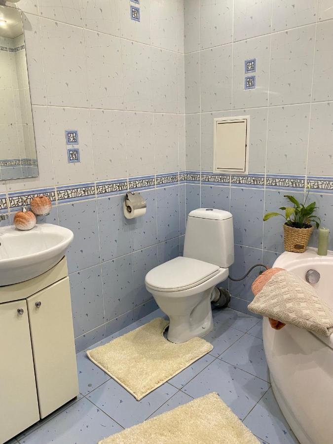 Центр. Острозького. Простора Та Комфортна. 2 Спальні テルノーピリ エクステリア 写真
